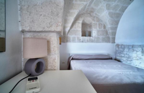 CASA MBADNAT - Typical Stone House